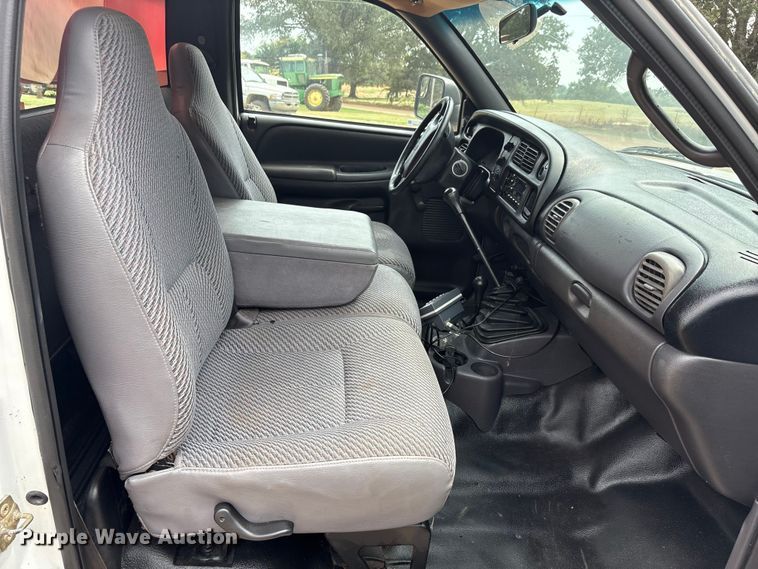 image for item EU0080 1999 Dodge Ram 3500 feed mixer pickup truck