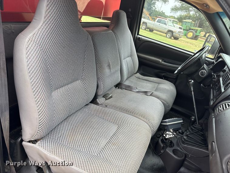 image for item EU0080 1999 Dodge Ram 3500 feed mixer pickup truck