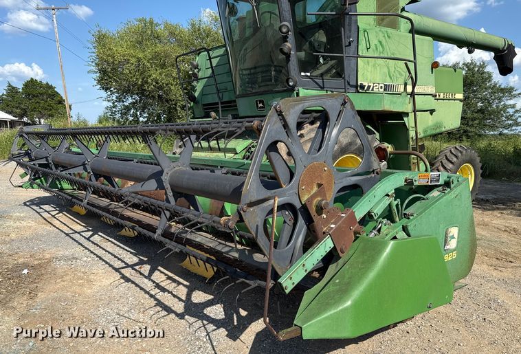 image for item EU2130 1987 John Deere 7720 Titan II combine