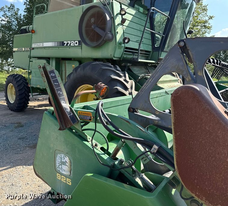 image for item EU2130 1987 John Deere 7720 Titan II combine