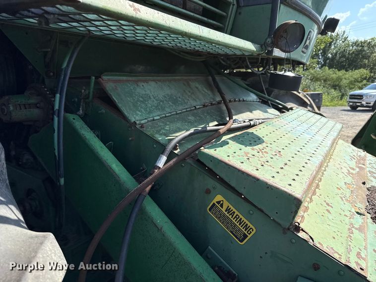 image for item EU2130 1987 John Deere 7720 Titan II combine