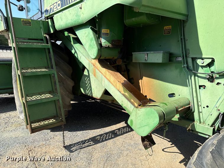 image for item EU2130 1987 John Deere 7720 Titan II combine
