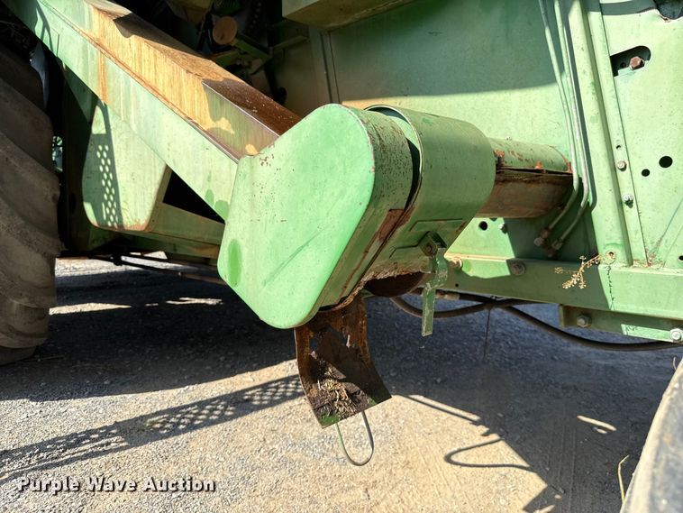 image for item EU2130 1987 John Deere 7720 Titan II combine