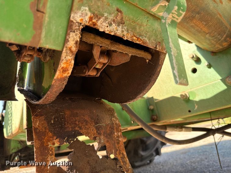 image for item EU2130 1987 John Deere 7720 Titan II combine