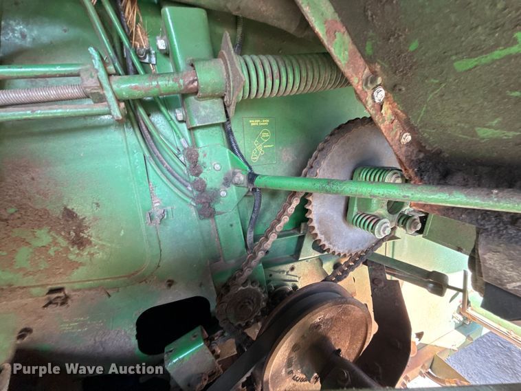 image for item EU2130 1987 John Deere 7720 Titan II combine