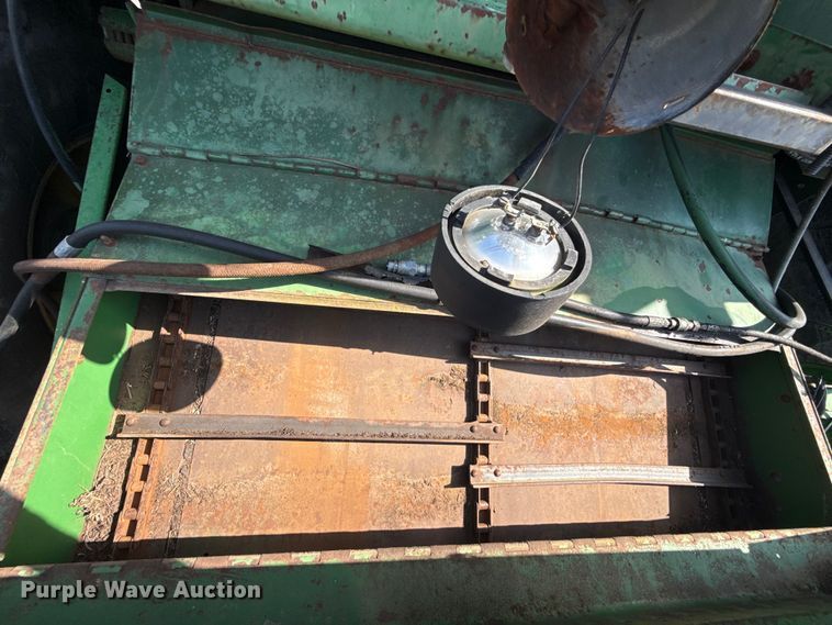 image for item EU2130 1987 John Deere 7720 Titan II combine