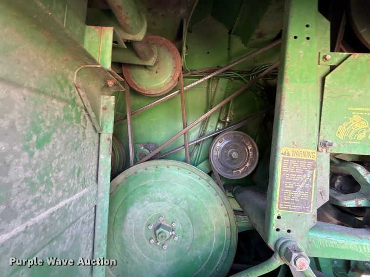 image for item EU2130 1987 John Deere 7720 Titan II combine