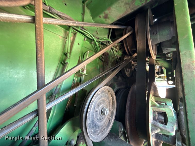 image for item EU2130 1987 John Deere 7720 Titan II combine