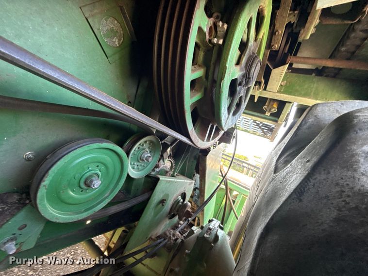 image for item EU2130 1987 John Deere 7720 Titan II combine