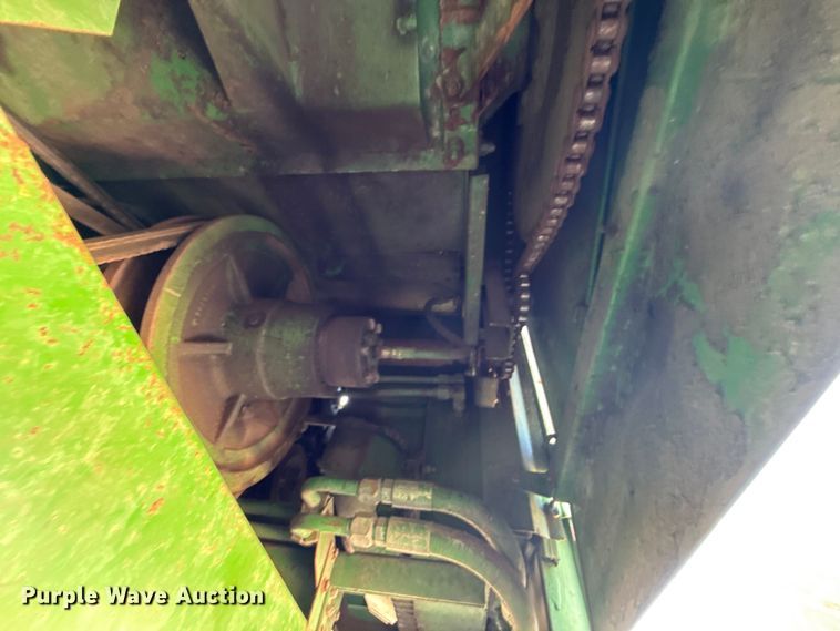 image for item EU2130 1987 John Deere 7720 Titan II combine