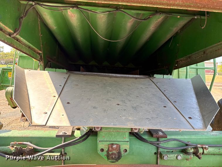 image for item EU2130 1987 John Deere 7720 Titan II combine
