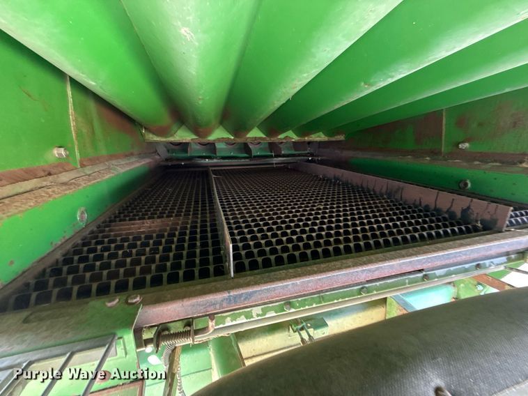 image for item EU2130 1987 John Deere 7720 Titan II combine