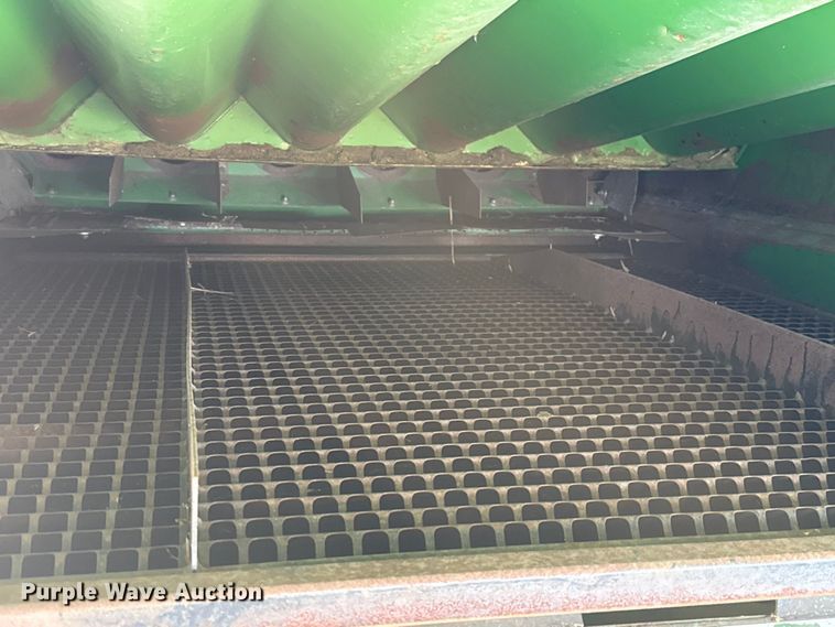 image for item EU2130 1987 John Deere 7720 Titan II combine