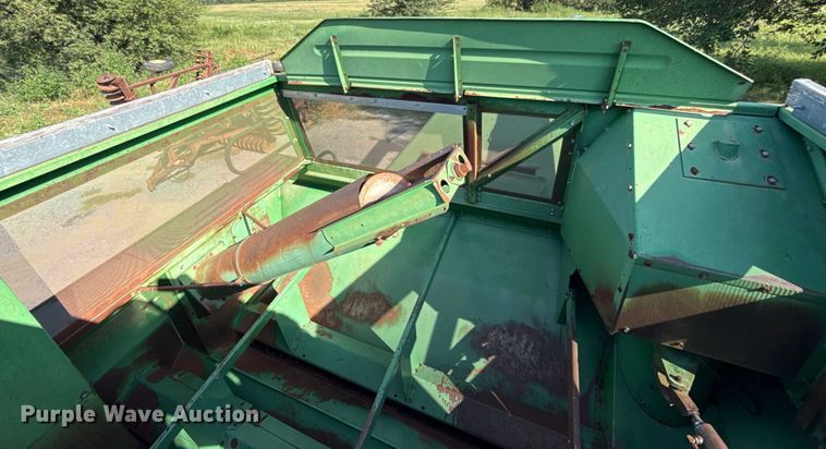 image for item EU2130 1987 John Deere 7720 Titan II combine