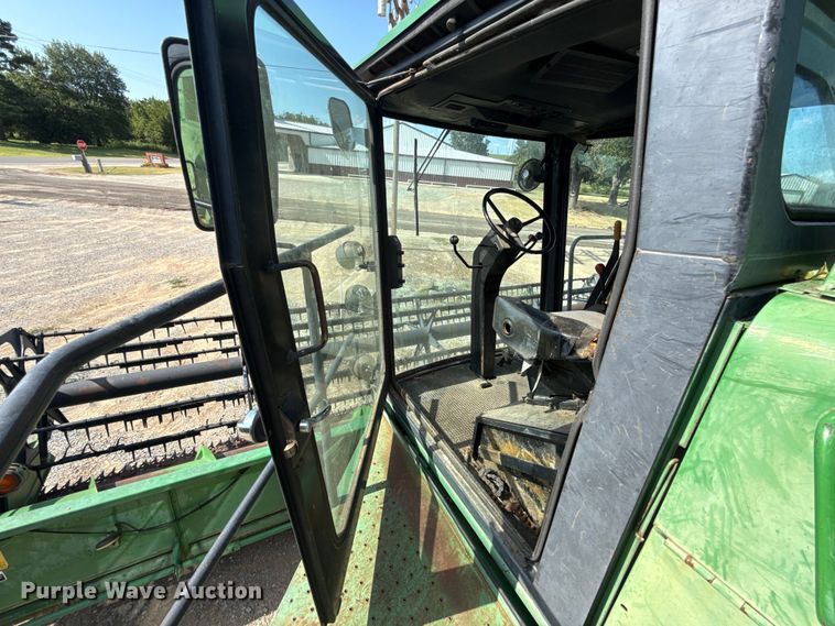 image for item EU2130 1987 John Deere 7720 Titan II combine