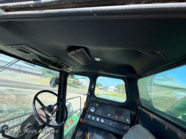 image for item EU2130 1987 John Deere 7720 Titan II combine