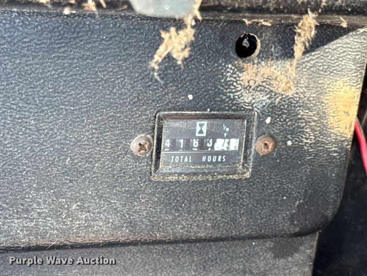 image for item EU2130 1987 John Deere 7720 Titan II combine