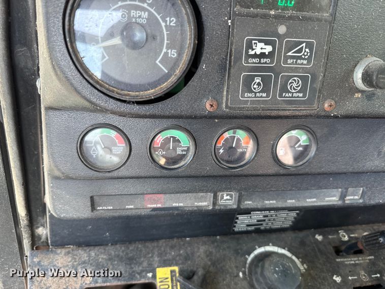 image for item EU2130 1987 John Deere 7720 Titan II combine