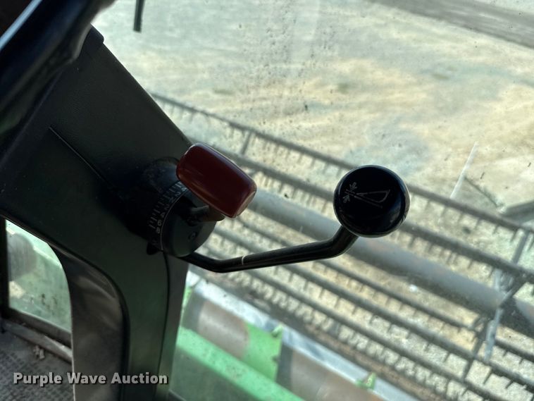 image for item EU2130 1987 John Deere 7720 Titan II combine