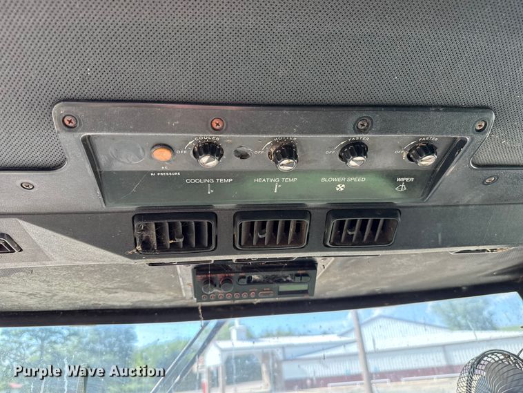 image for item EU2130 1987 John Deere 7720 Titan II combine