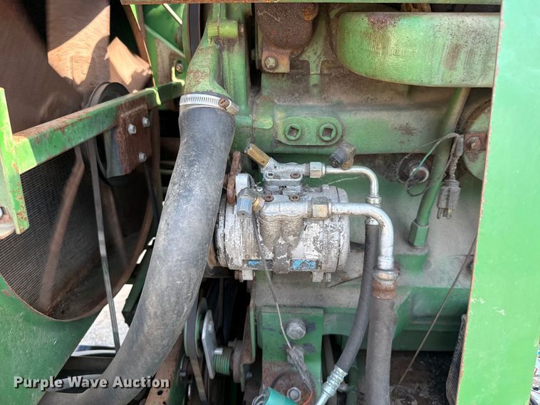 image for item EU2130 1987 John Deere 7720 Titan II combine
