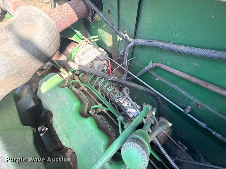 image for item EU2130 1987 John Deere 7720 Titan II combine