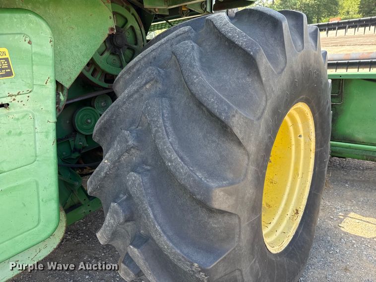 image for item EU2130 1987 John Deere 7720 Titan II combine