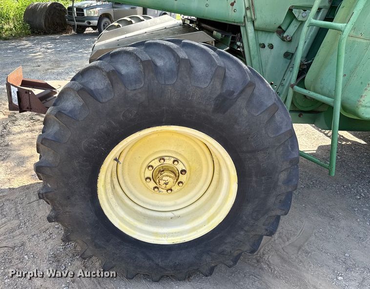 image for item EU2130 1987 John Deere 7720 Titan II combine