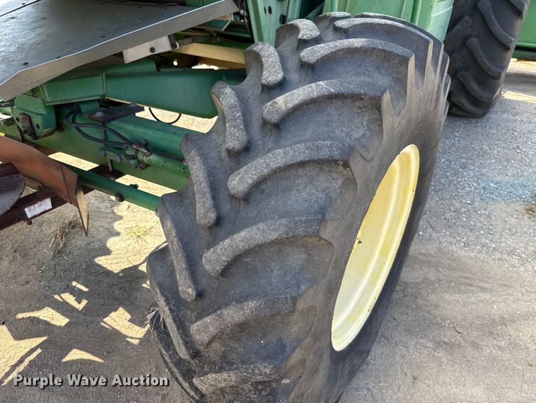 image for item EU2130 1987 John Deere 7720 Titan II combine