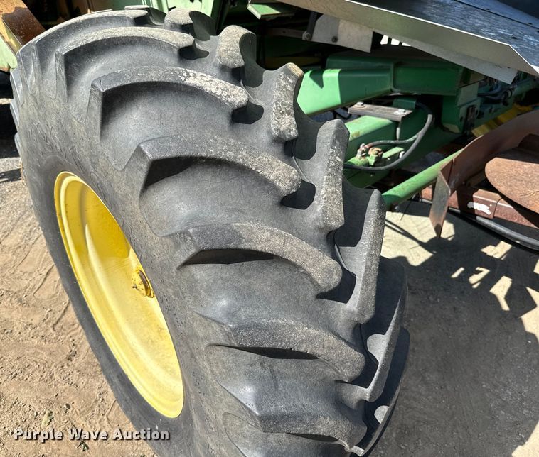 image for item EU2130 1987 John Deere 7720 Titan II combine