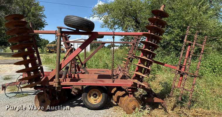 image for item EU2131 International 490 tandem disk