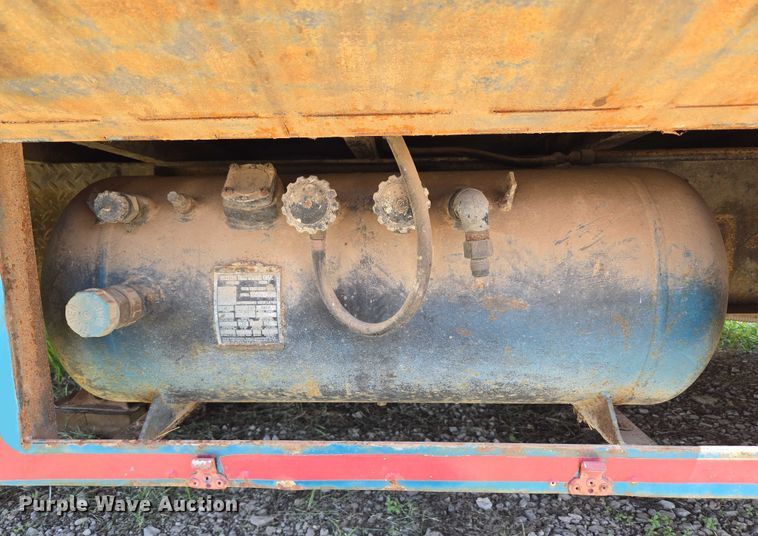 image for item EU3545 2001 Shop built horse trailer