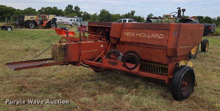image for item EU3560 New Holland 276 small square baler