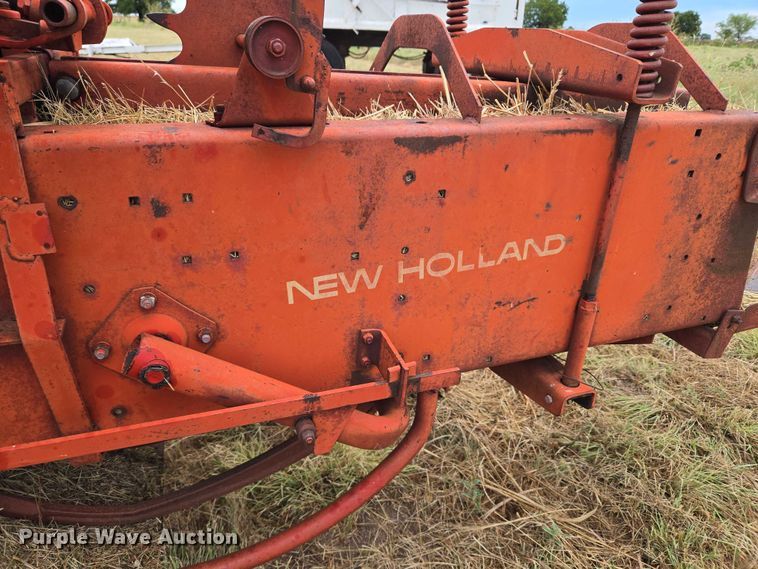 image for item EU3560 New Holland 276 small square baler
