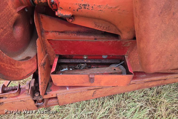 image for item EU3560 New Holland 276 small square baler