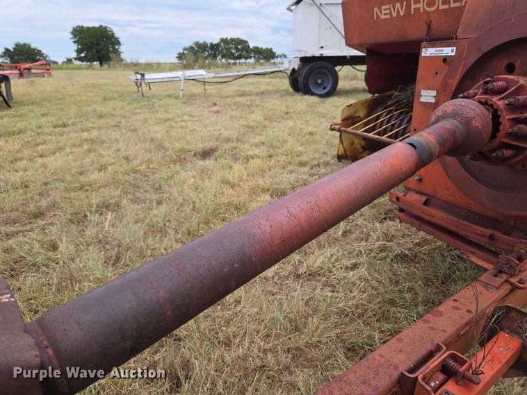 image for item EU3560 New Holland 276 small square baler
