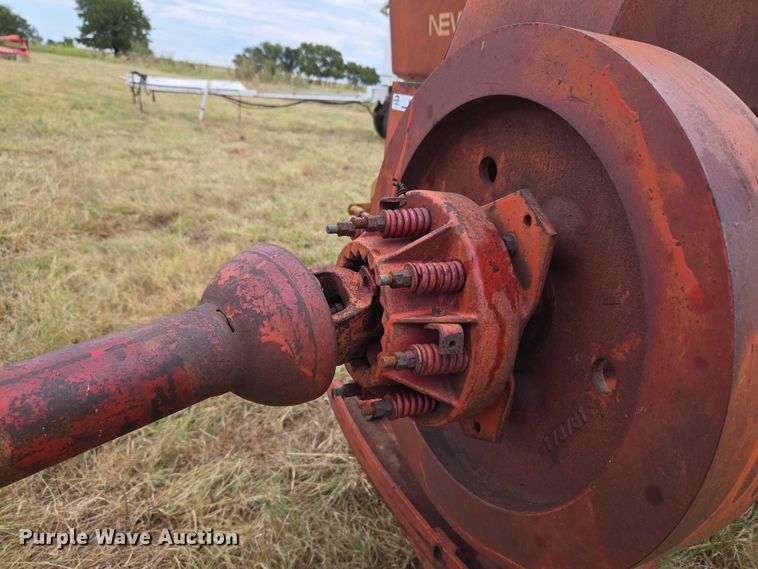 image for item EU3560 New Holland 276 small square baler