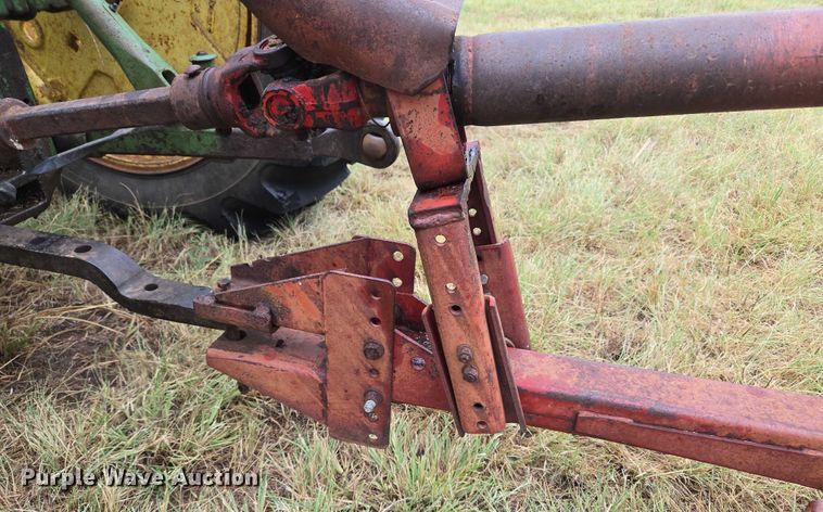 image for item EU3560 New Holland 276 small square baler