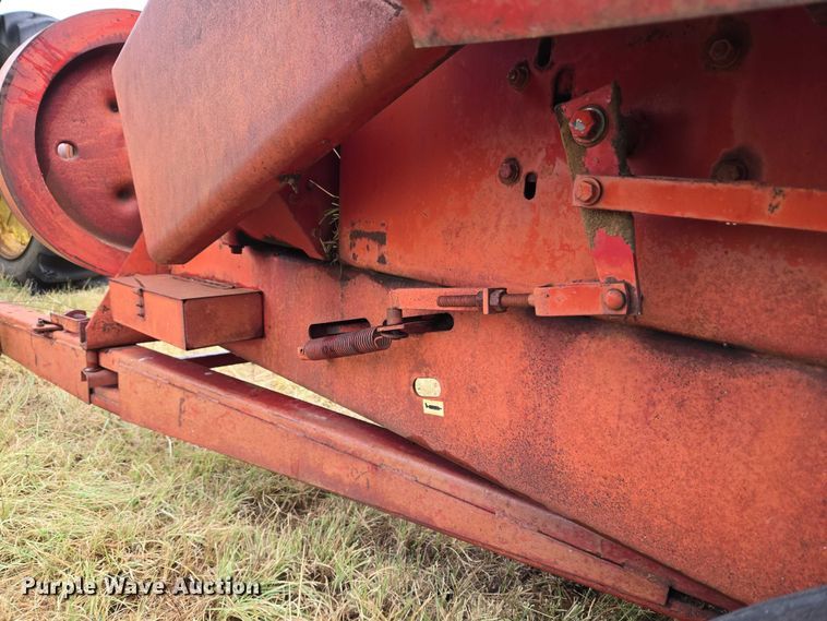 image for item EU3560 New Holland 276 small square baler