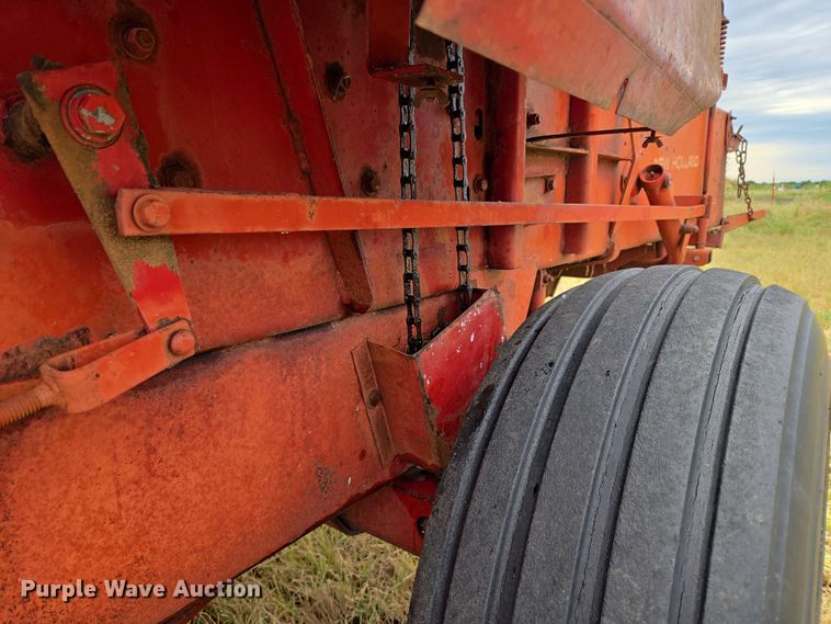 image for item EU3560 New Holland 276 small square baler