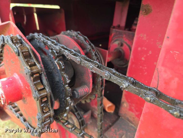 image for item EU3560 New Holland 276 small square baler