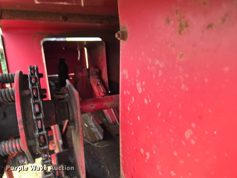 image for item EU3560 New Holland 276 small square baler