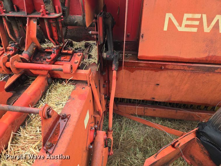 image for item EU3560 New Holland 276 small square baler