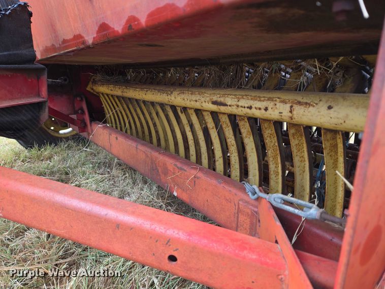 image for item EU3560 New Holland 276 small square baler