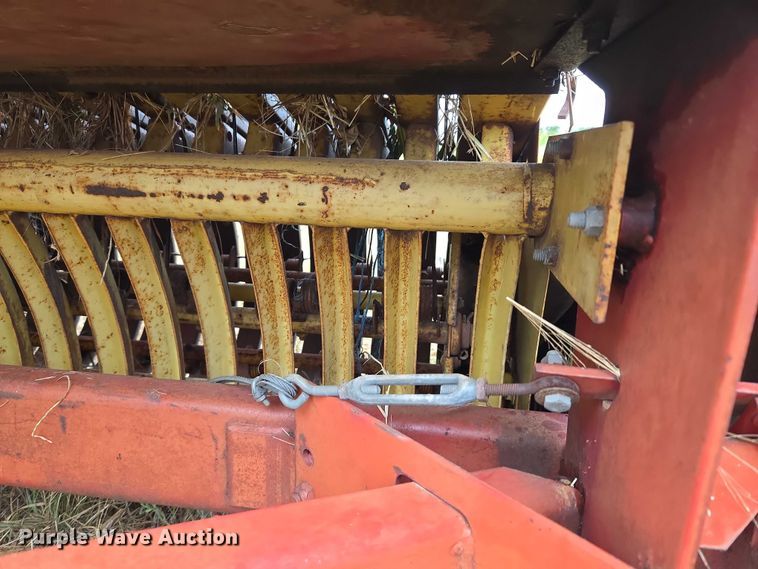 image for item EU3560 New Holland 276 small square baler