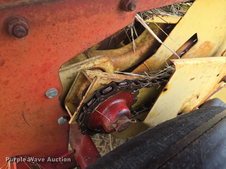 image for item EU3560 New Holland 276 small square baler