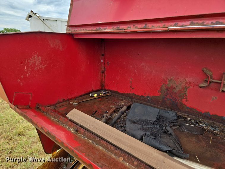 image for item EU3560 New Holland 276 small square baler