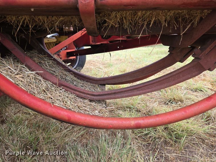 image for item EU3560 New Holland 276 small square baler