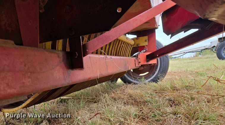 image for item EU3560 New Holland 276 small square baler