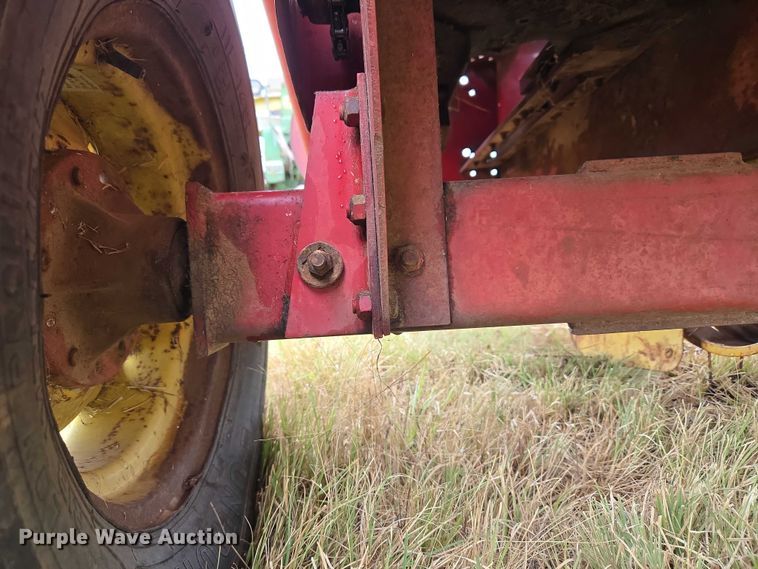 image for item EU3560 New Holland 276 small square baler